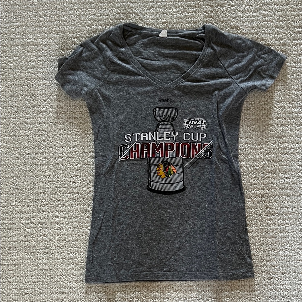 Reebok Gray Blackhawks Stanley Cup Champions T-Shirt